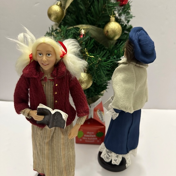 Byers Choice Caroler Figurines - Picture 4 of 11